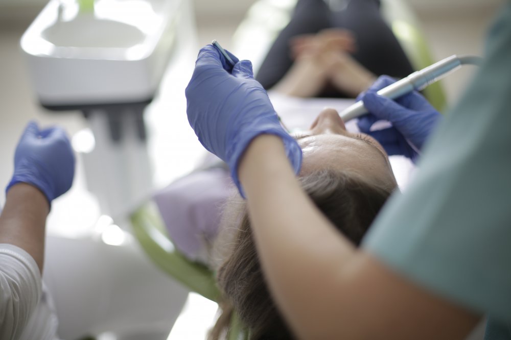 Boka tid hos en tandläkare i Sollentuna
