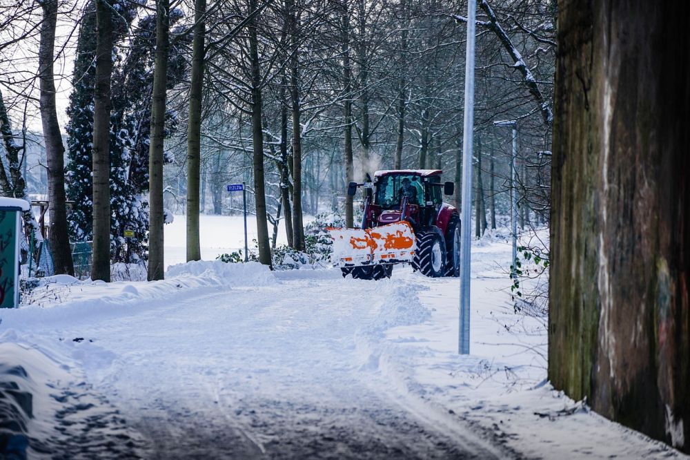 Snöröjning tanum  trygg vinter på vägar, gårdsplaner och uppfarter